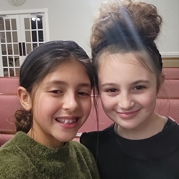 Meet your Posher, Emma - Picture 3 of 4